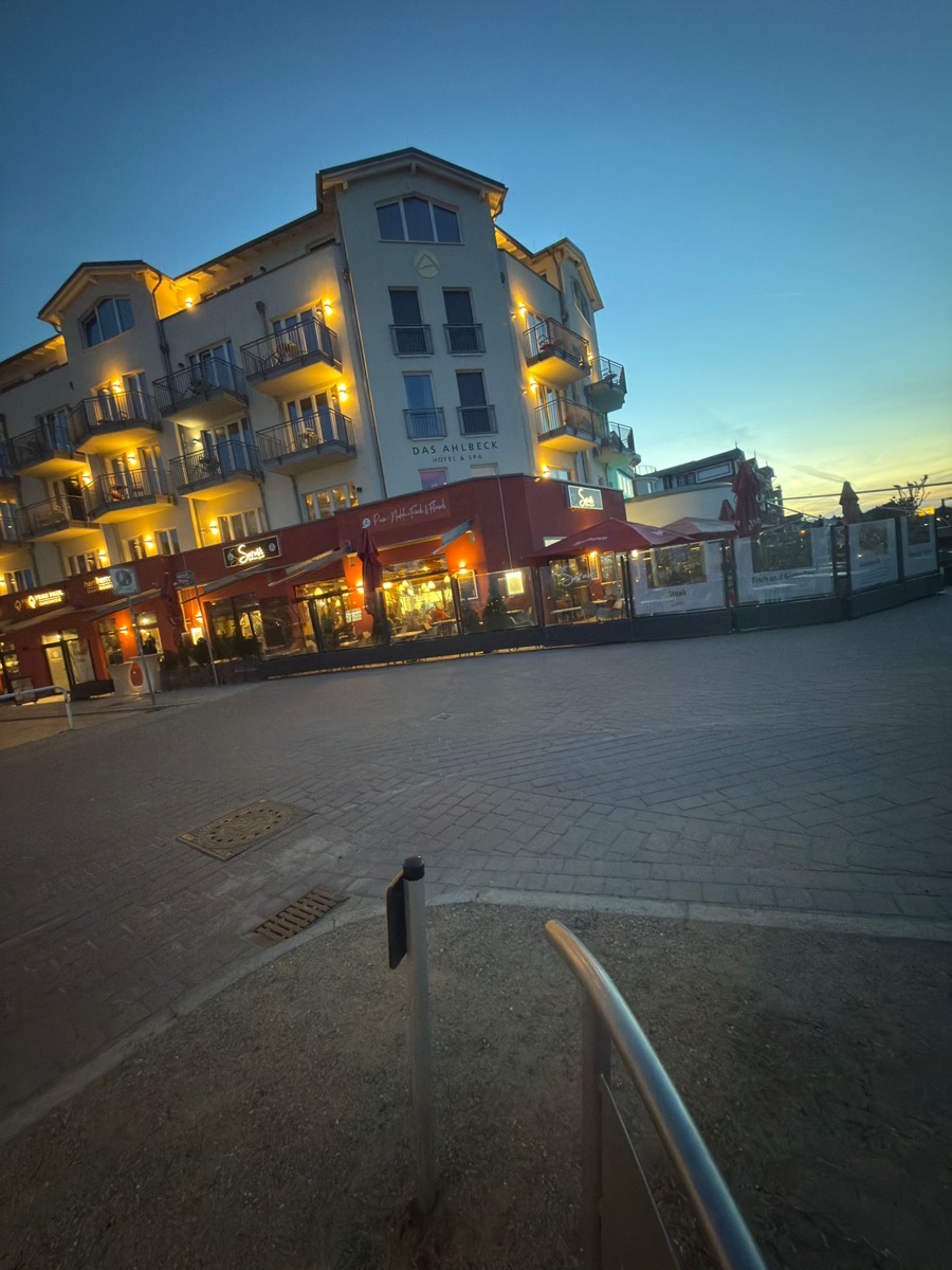 Sarah's Secret — Lage an der Strandpromenade Ahlbeck